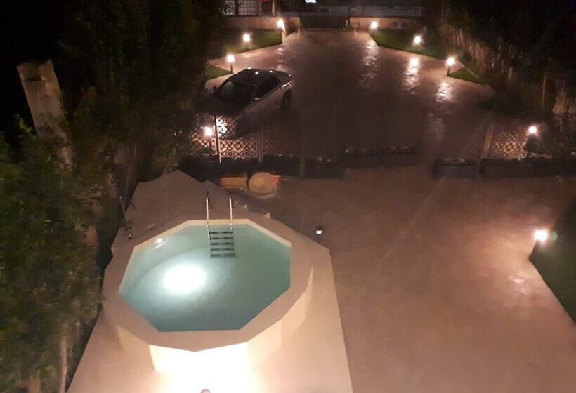 تختخواب و صبحانه Dimora Charleston Lecce Parcheggio Privato In Loco Gratis