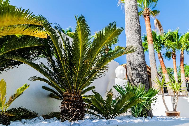 تختخواب و صبحانه Diodorus Luxury Experience