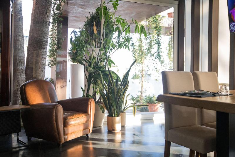 تختخواب و صبحانه Diodorus Luxury Experience