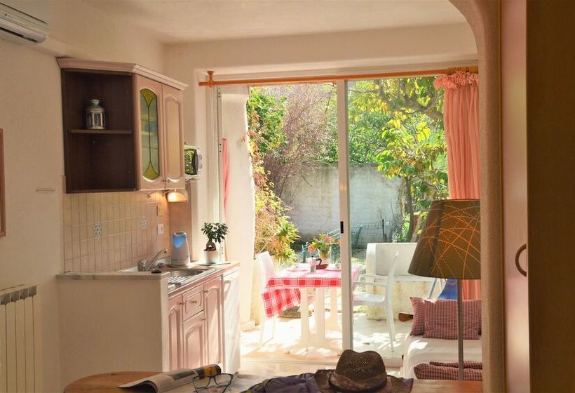 مبيت وإفطار Ravino Secret Retreat