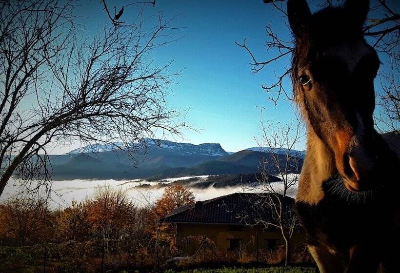 Albergue Rural Mandoia   Hostel