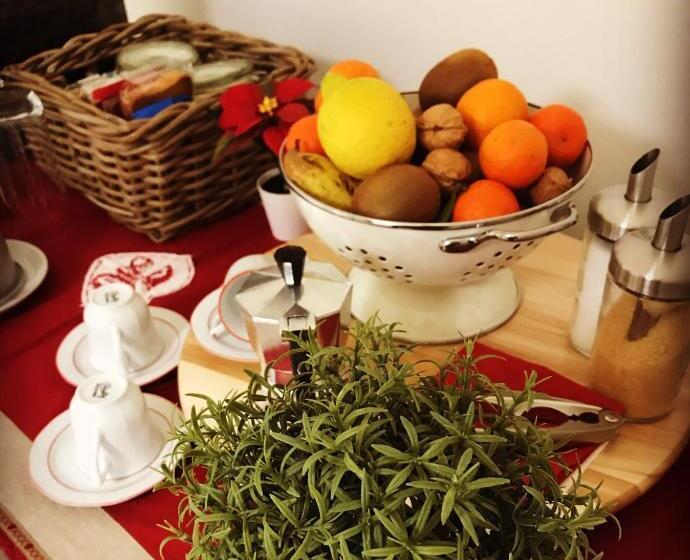 تختخواب و صبحانه Edera E Camelie