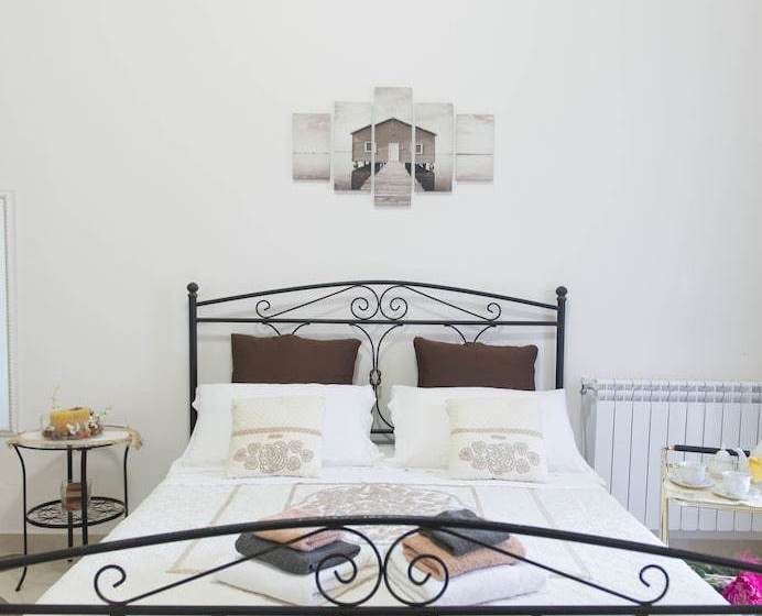 تختخواب و صبحانه Laetitia Guest House32
