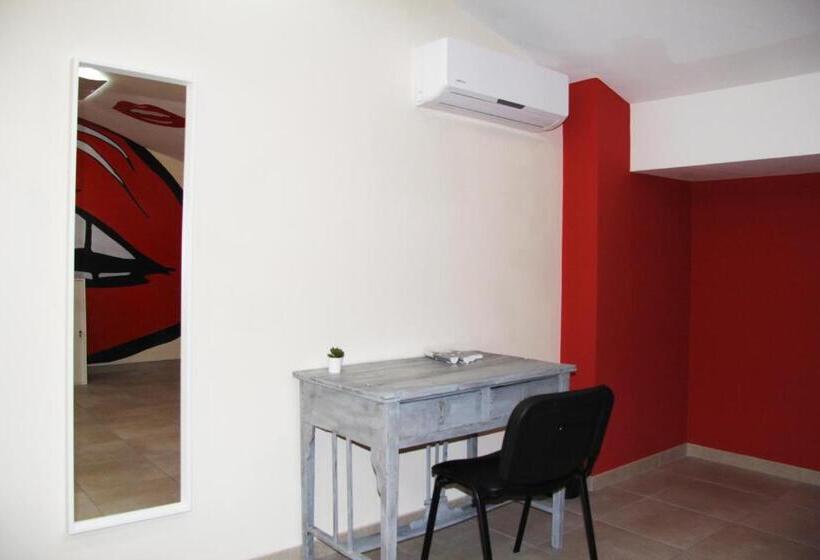 تختخواب و صبحانه Urban Pop Hostel & Bnb