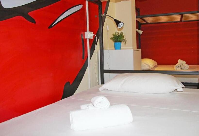 تختخواب و صبحانه Urban Pop Hostel & Bnb