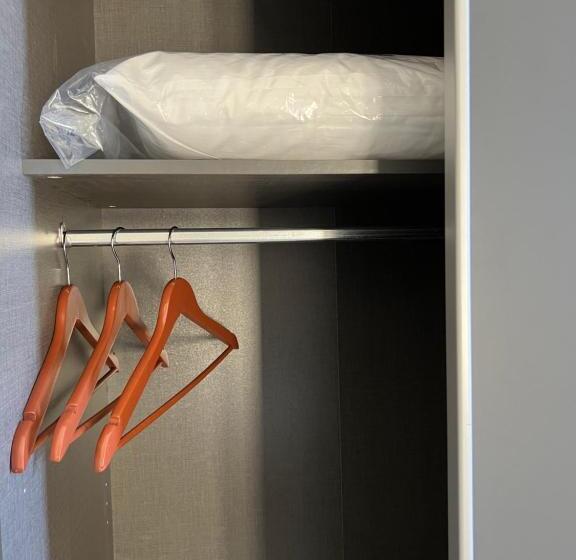 تختخواب و صبحانه Calua Experience View