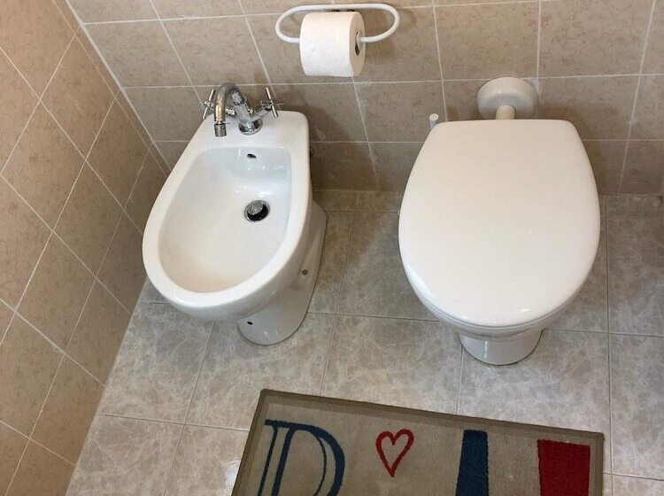 تختخواب و صبحانه Gabbiano Bianco