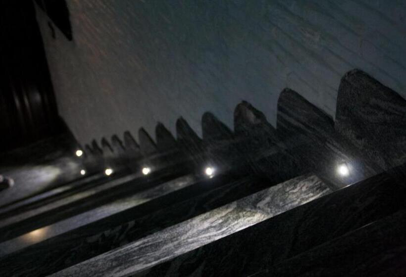 مبيت وإفطار The Liberty Palace