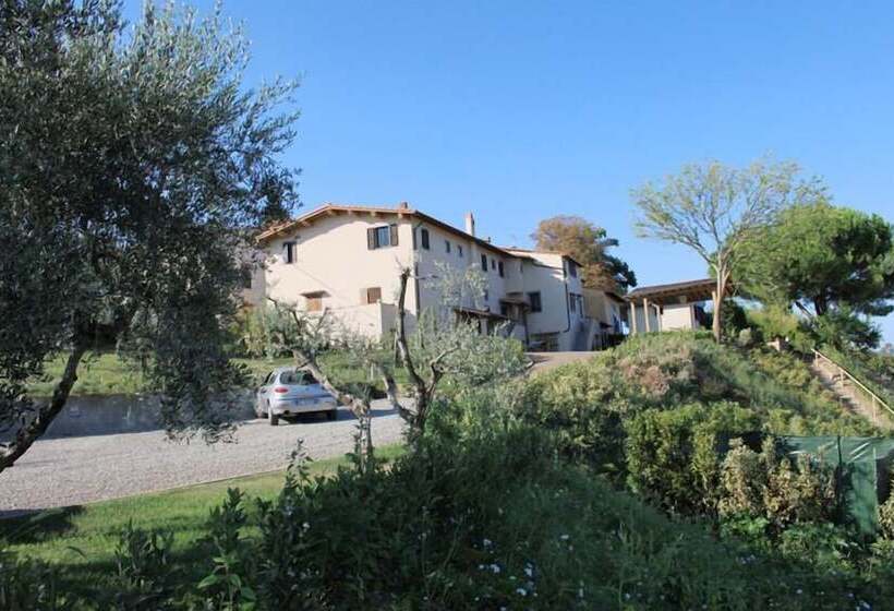 فندق ريفى Fattoria Albanese Labardi