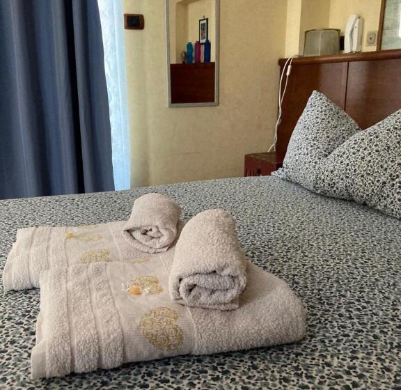 Jfk B & B