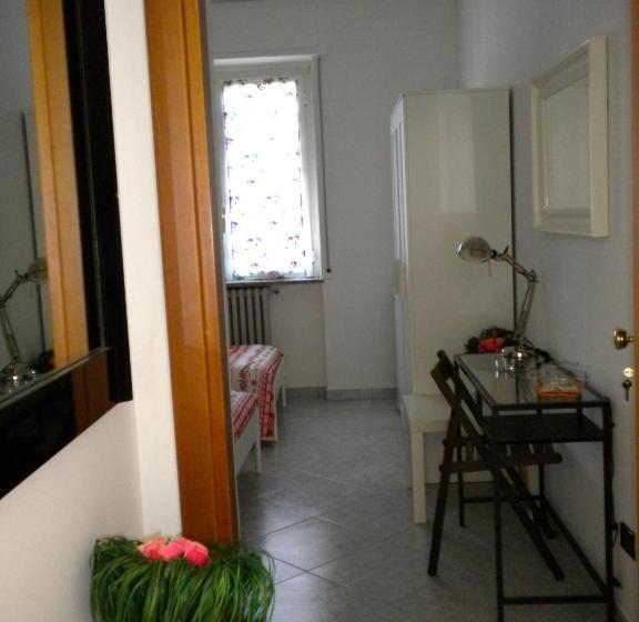 פנסיון Top Suit Uno   Guest House