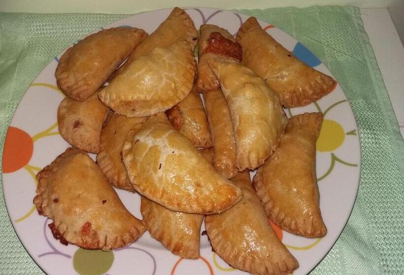 تختخواب و صبحانه Cusanarella Mia