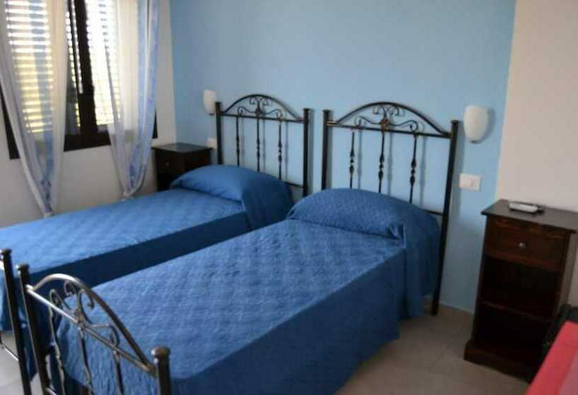 تختخواب و صبحانه Cala Arenella Near Spiaggia Foggia