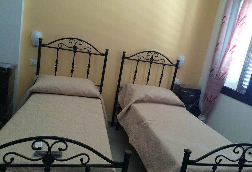 تختخواب و صبحانه Cala Arenella Near Spiaggia Foggia