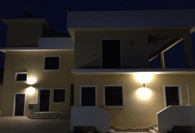 تختخواب و صبحانه Cala Arenella Near Spiaggia Foggia