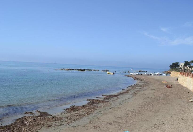 تختخواب و صبحانه Cala Arenella Near Spiaggia Foggia