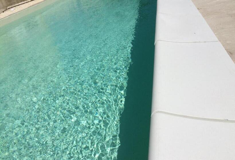 تختخواب و صبحانه Cala Arenella Near Spiaggia Foggia