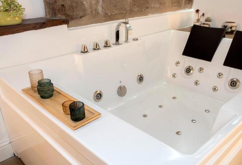 تختخواب و صبحانه La Chiaja Art&relais