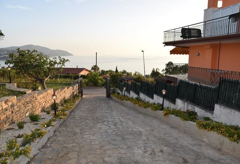 تختخواب و صبحانه Vistamare Maison