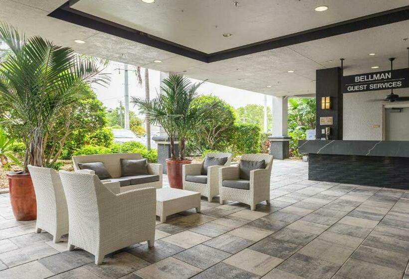 Diamond Head Beach Resort