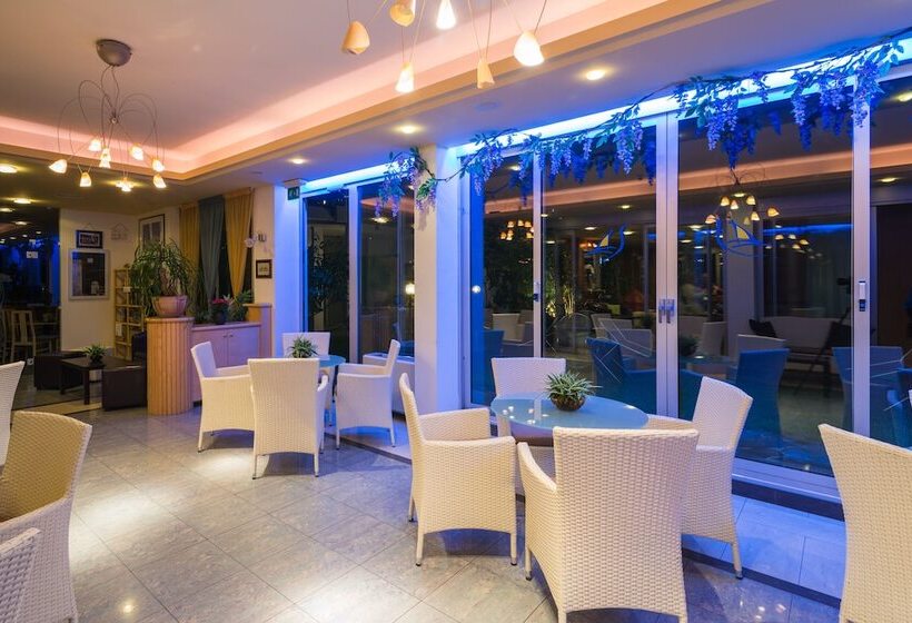 هتل Ambassador Suite