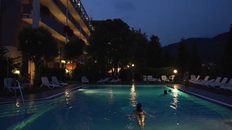 هتل Ambassador Suite