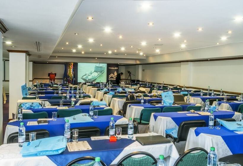 בית מלון כפרי Bogota Regency Usaquen