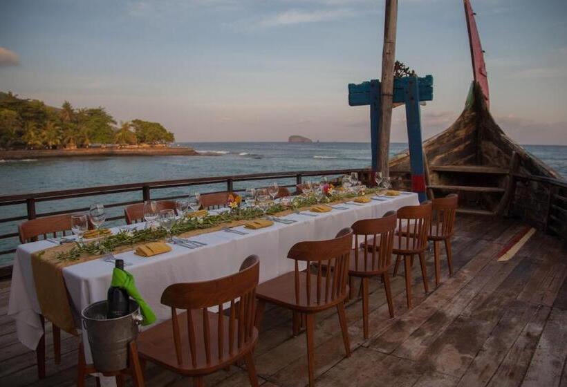 בית מלון כפרי Candi Beach Resort & Spa