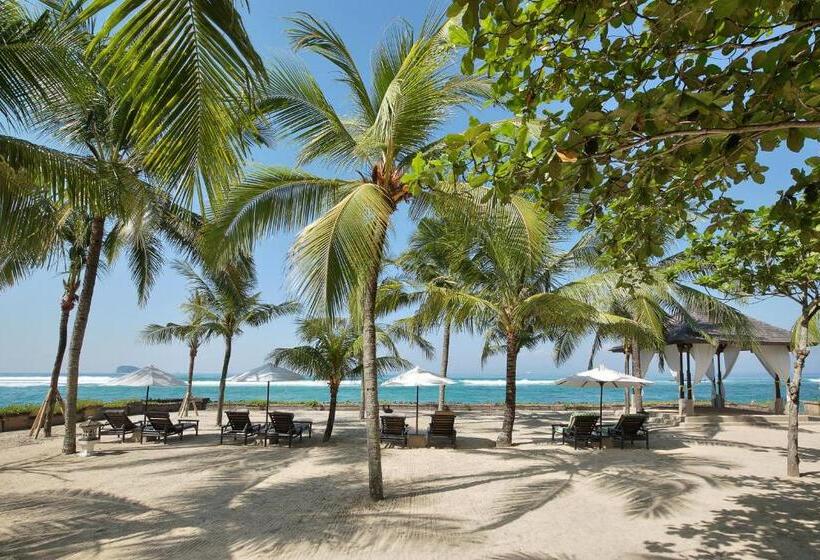 בית מלון כפרי Candi Beach Resort & Spa