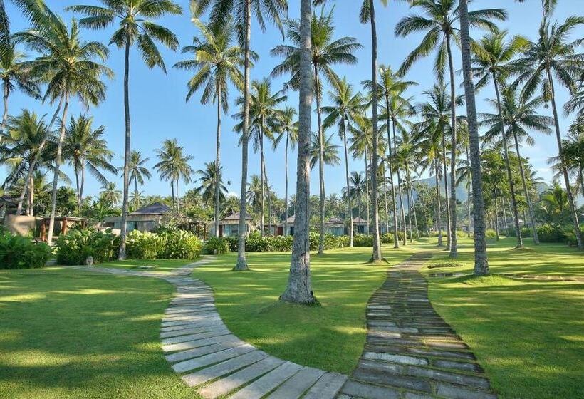 בית מלון כפרי Candi Beach Resort & Spa