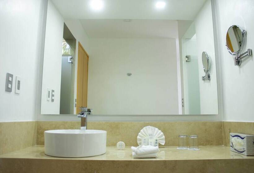 هتل Castillo Huatulco & Beach Club