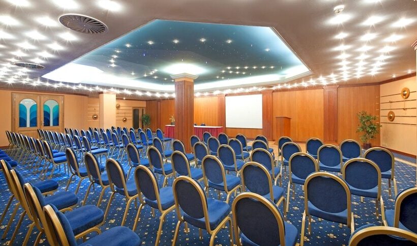 هتل Concertino Zlata Husa