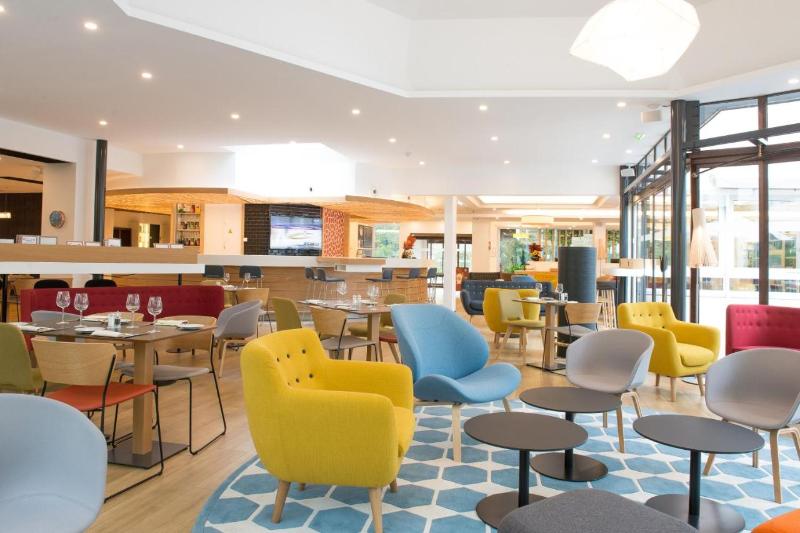 בית מלון כפרי Doubletree By Hilton Paris Bougival