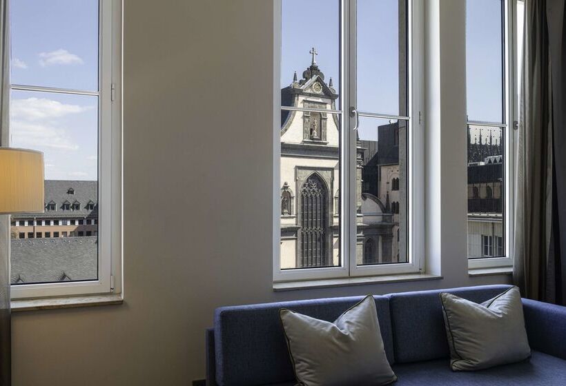 هتل Hilton Cologne