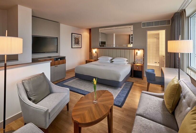 هتل Hilton Cologne