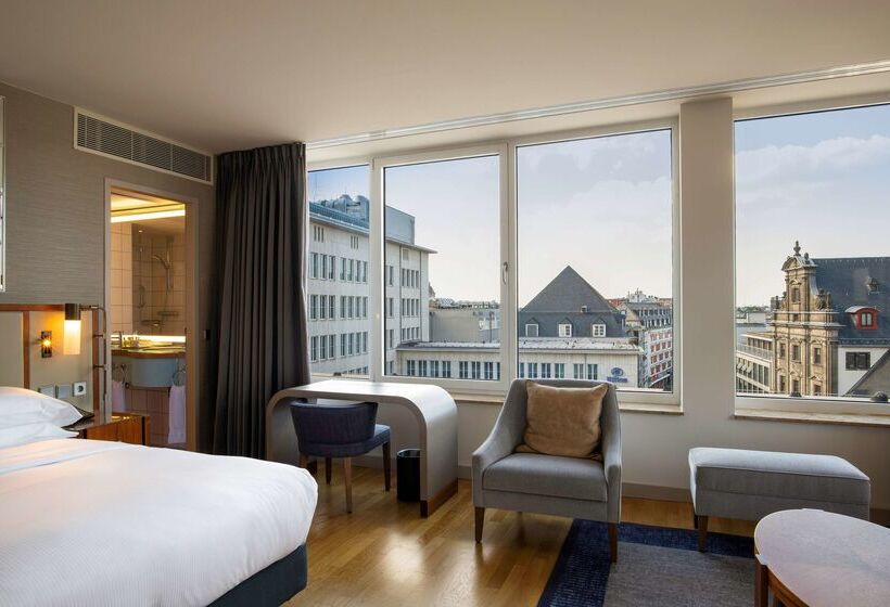 هتل Hilton Cologne