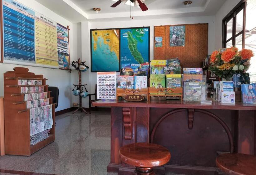 酒店 Holiday Villa, Lanta