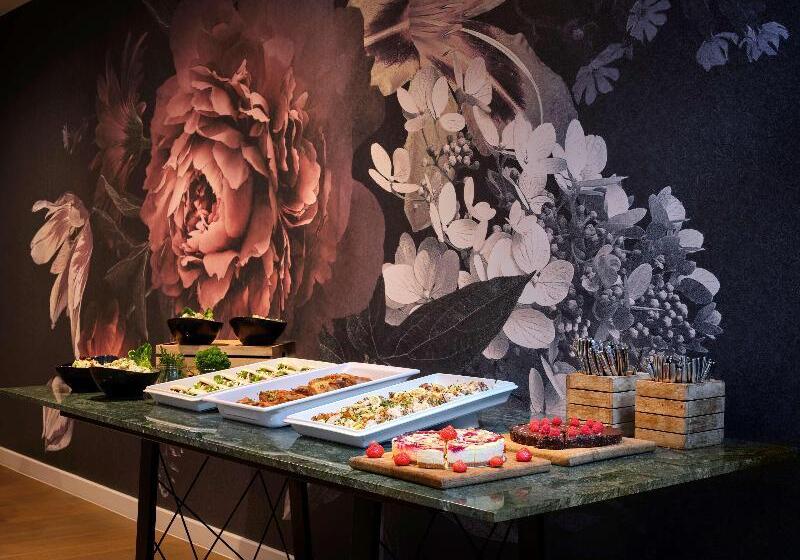 هتل The Westminster London, Curio Collection By Hilton