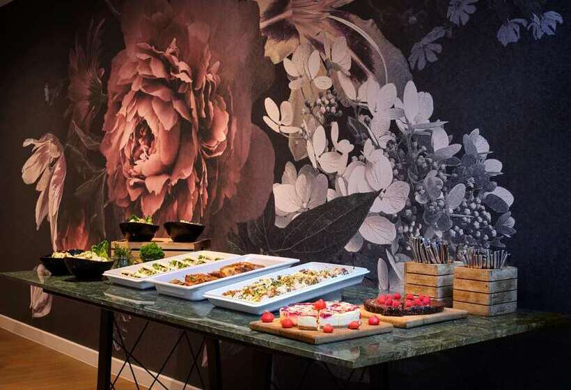 هتل The Westminster London, Curio Collection By Hilton