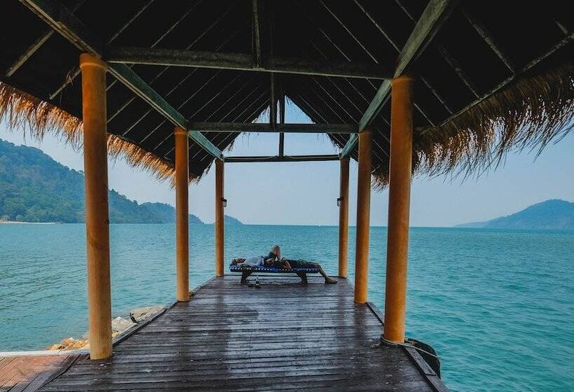 استراحتگاه The Aiyapura Koh Chang