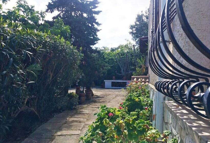 مبيت وإفطار Villa Panoramica Sul Mare