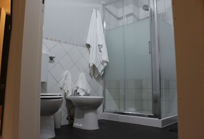 تختخواب و صبحانه Harmony Rooms