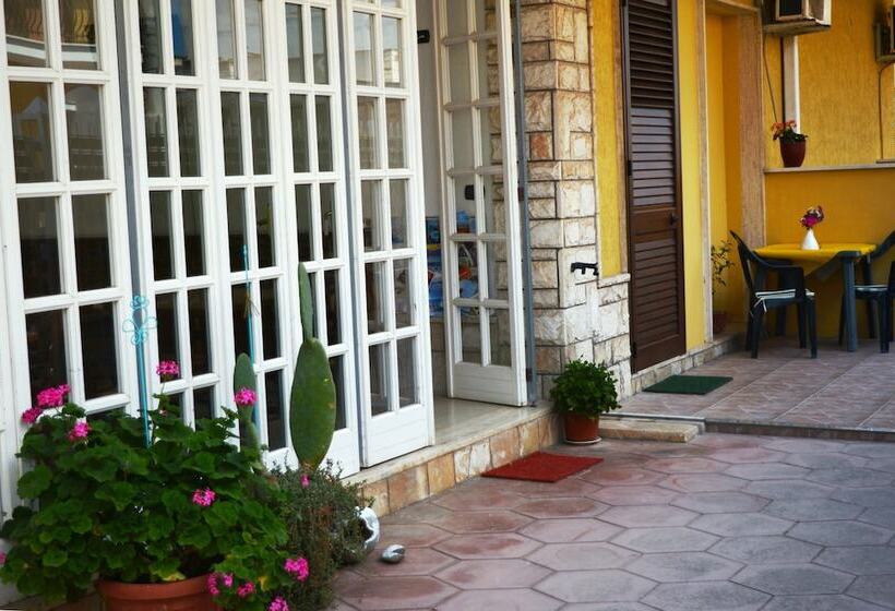 تختخواب و صبحانه Villa Felice