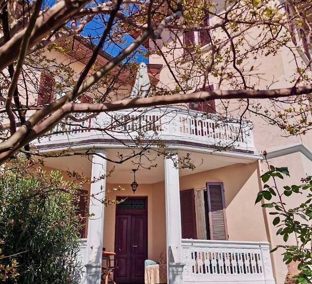 مبيت وإفطار Swanlake Rooms