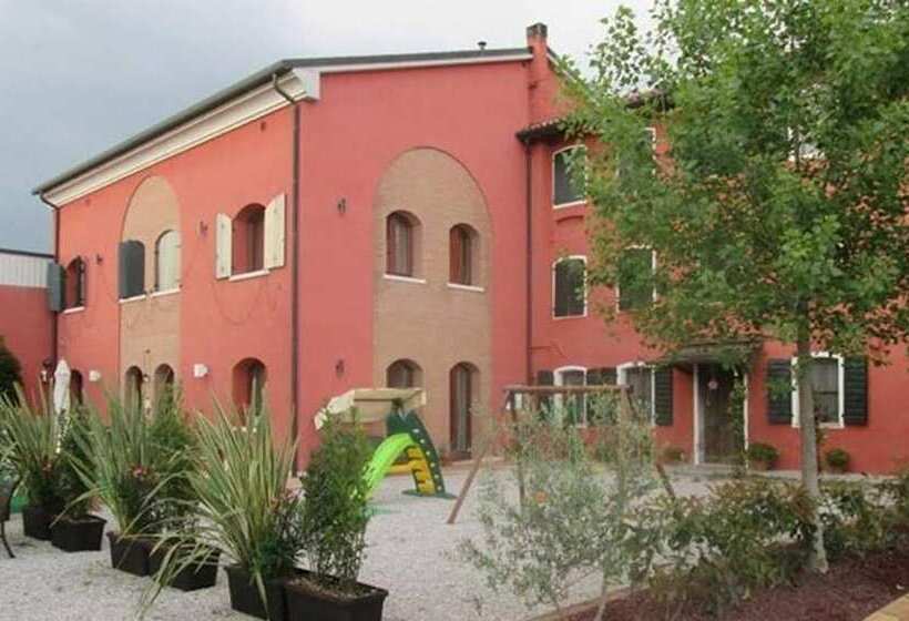 فندق ريفى Agriturismo Quadrifoglio Relax