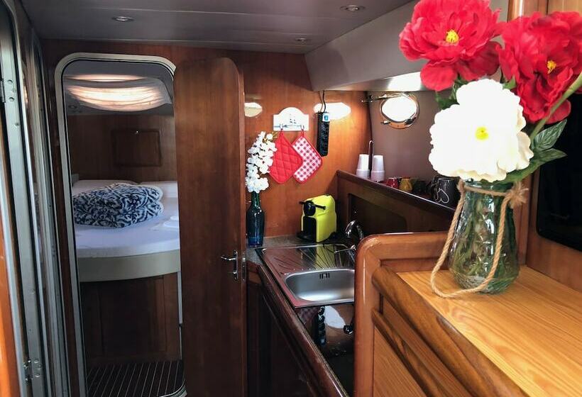 فندق Yatch Suite Porto Santo Stefano