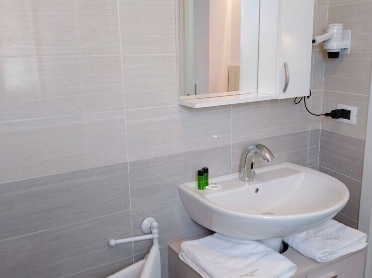 Domus Al Corso B&b
