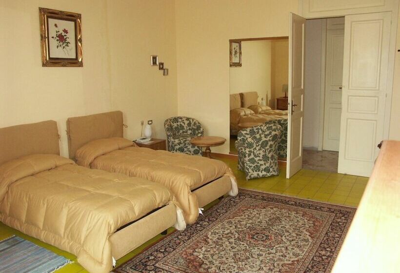 مسافرخانه Villa Passarelli