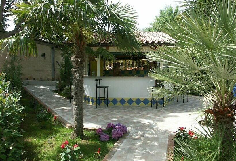 مسافرخانه Villa Passarelli