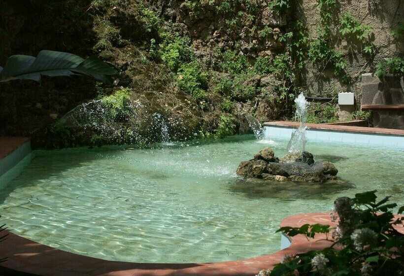 مسافرخانه Villa Passarelli